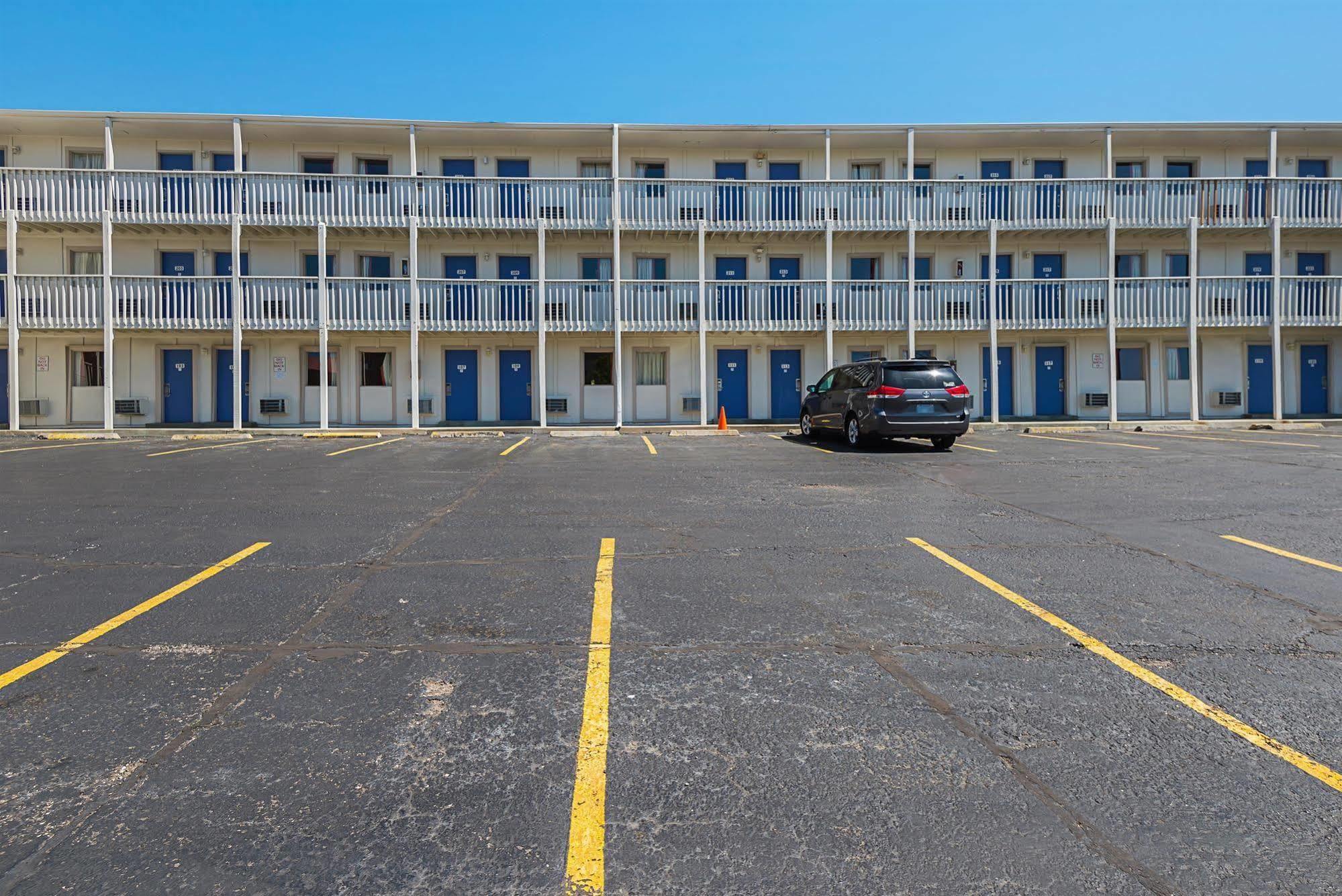 Motel 6-Blue Springs, Mo Εξωτερικό φωτογραφία