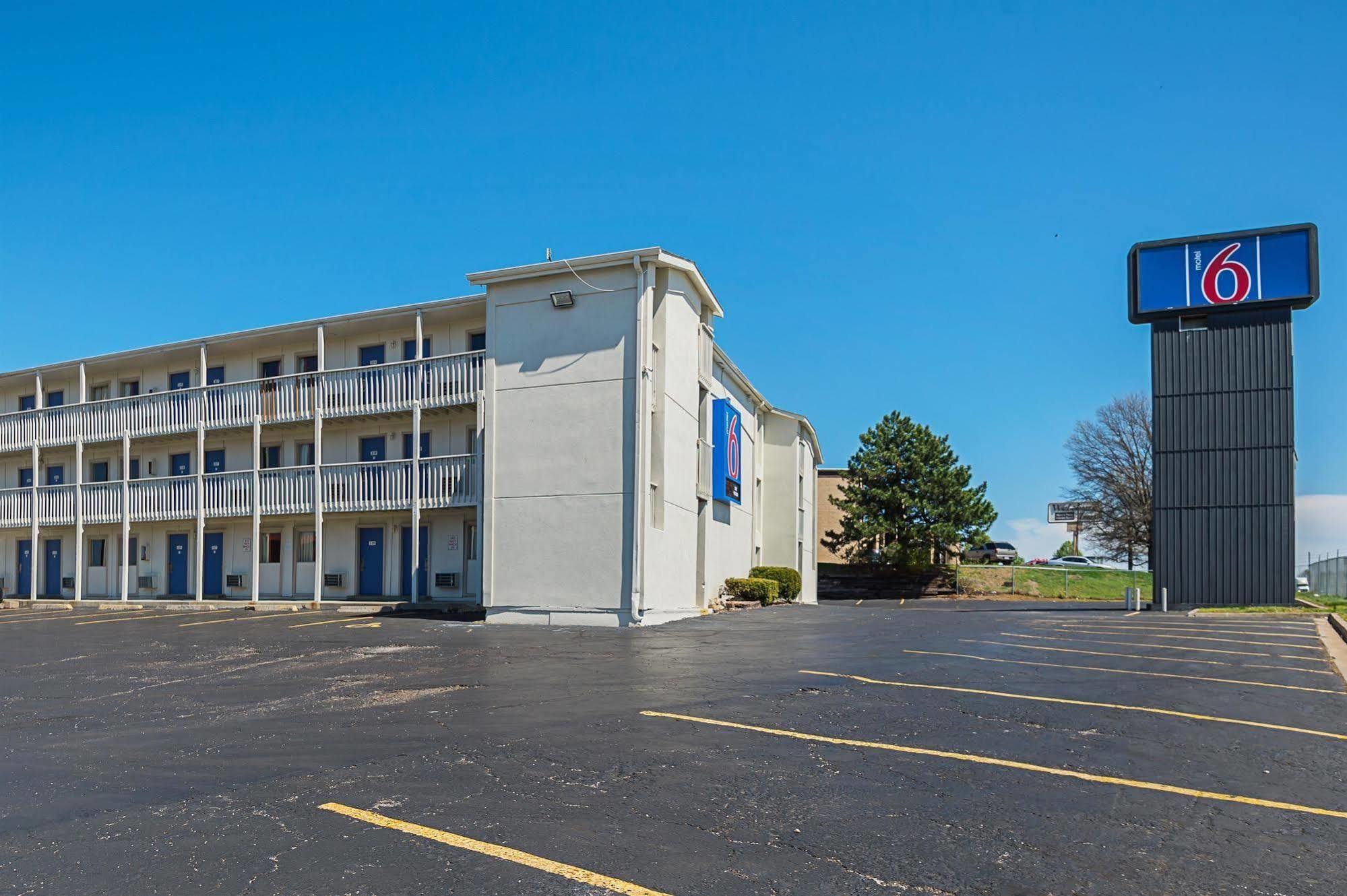 Motel 6-Blue Springs, Mo Εξωτερικό φωτογραφία