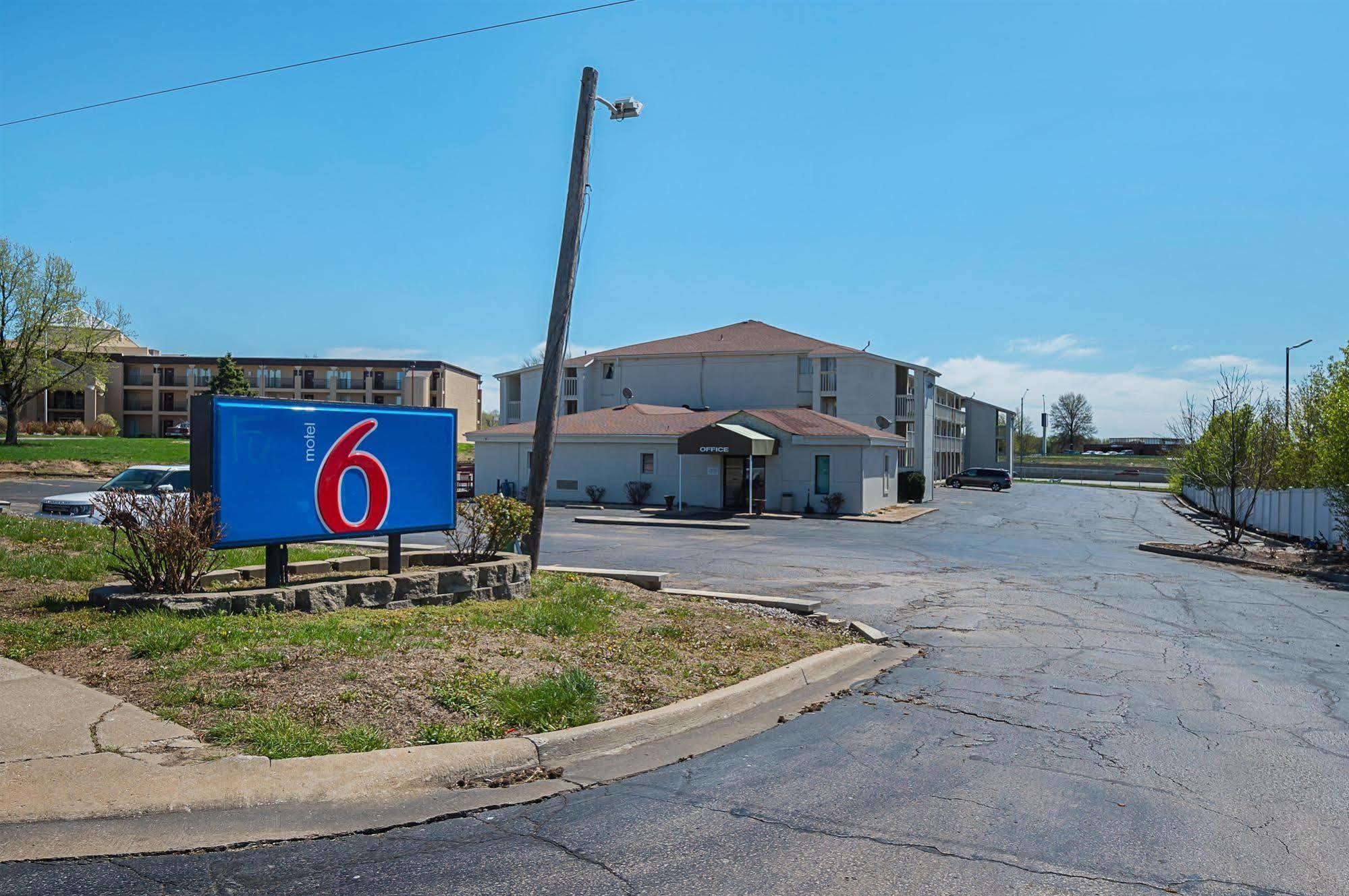Motel 6-Blue Springs, Mo Εξωτερικό φωτογραφία