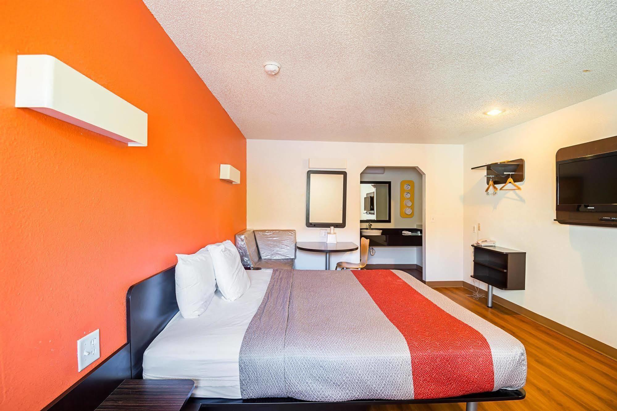 Motel 6-Blue Springs, Mo Εξωτερικό φωτογραφία