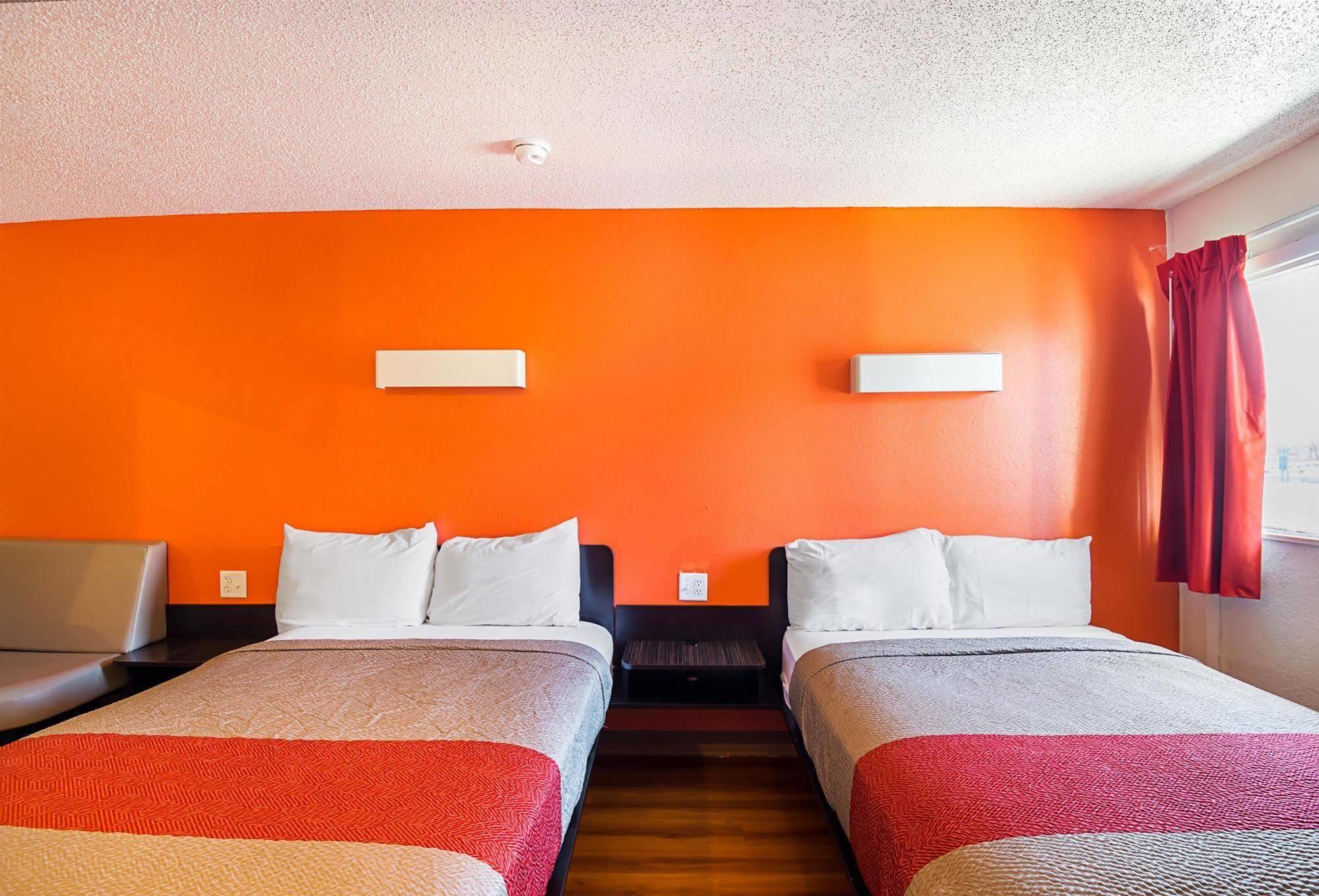 Motel 6-Blue Springs, Mo Εξωτερικό φωτογραφία