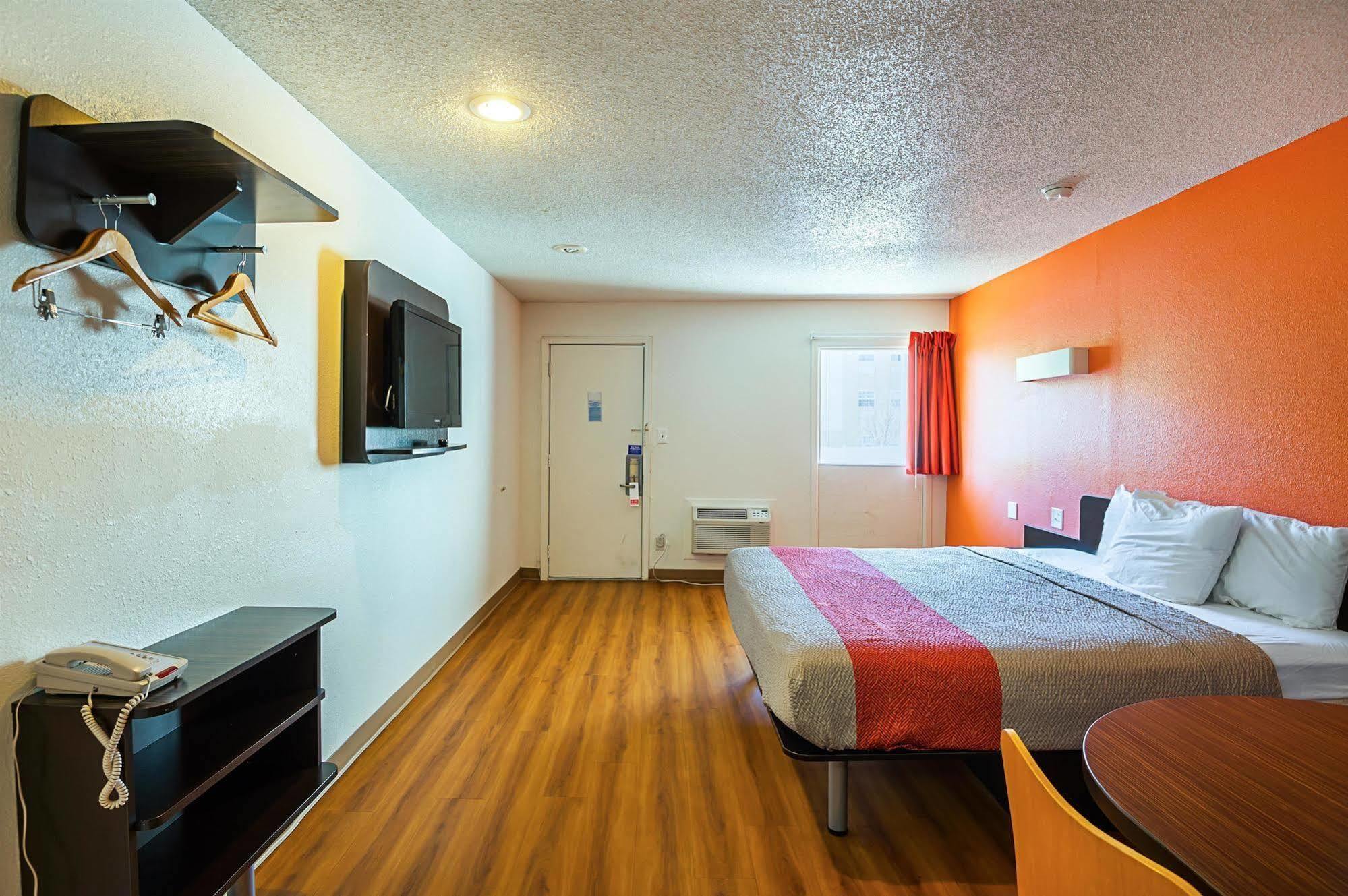 Motel 6-Blue Springs, Mo Εξωτερικό φωτογραφία